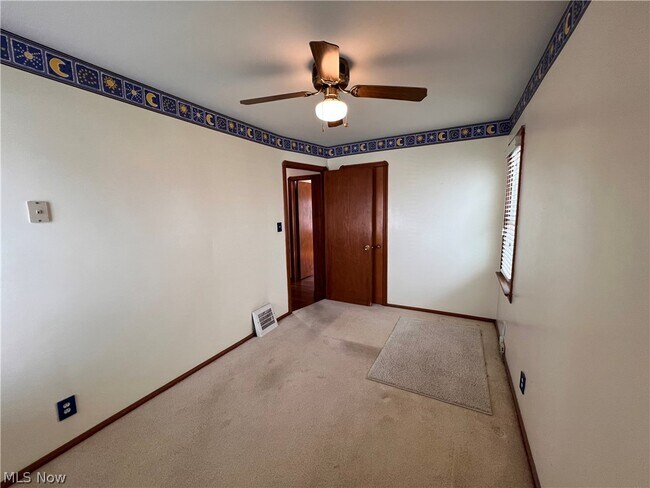 Building Photo - 3006 Torrington Ave