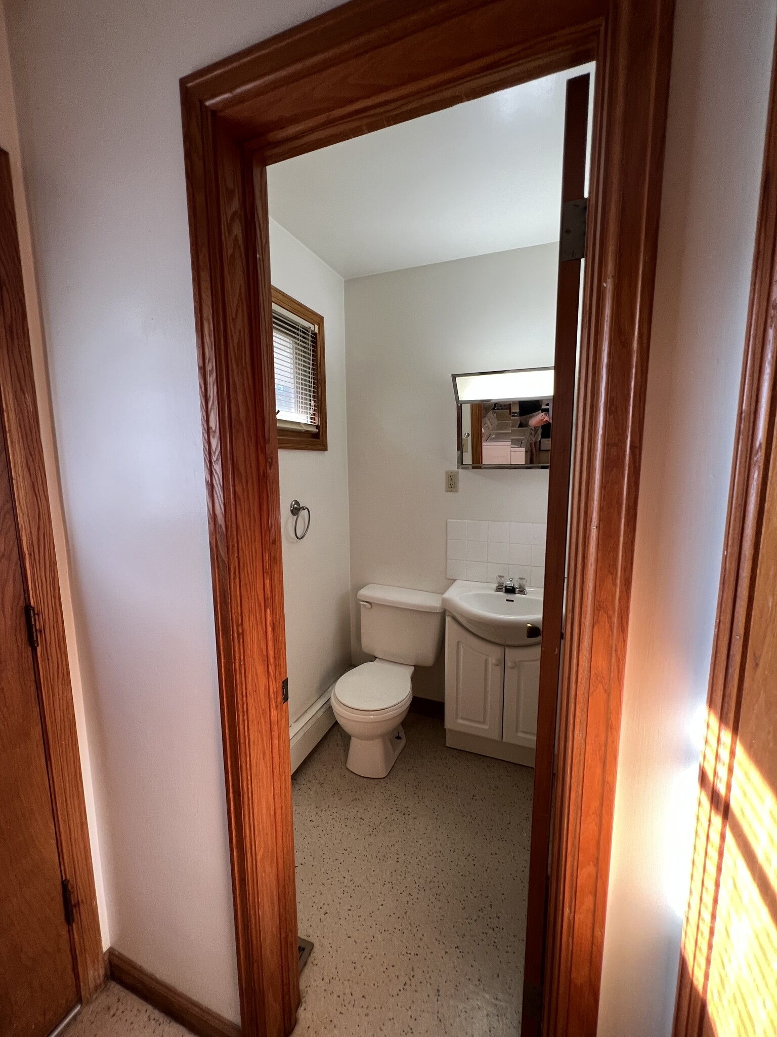 Building Photo - 2102 Pond St