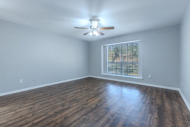 Building Photo - 6824 Edmond Ave