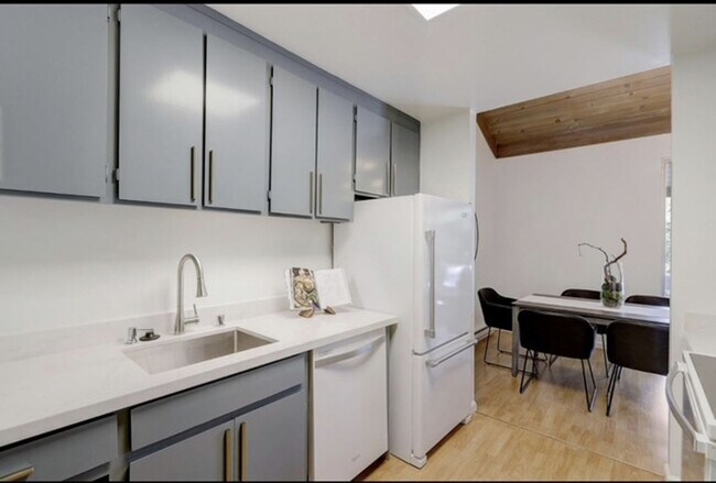 Building Photo - Tranquil Top-Floor End Unit with Stream Views & Resort Amenities — Blocks to Downtown