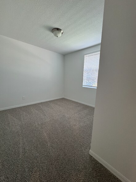 Building Photo - 2955 Sunstar Dr