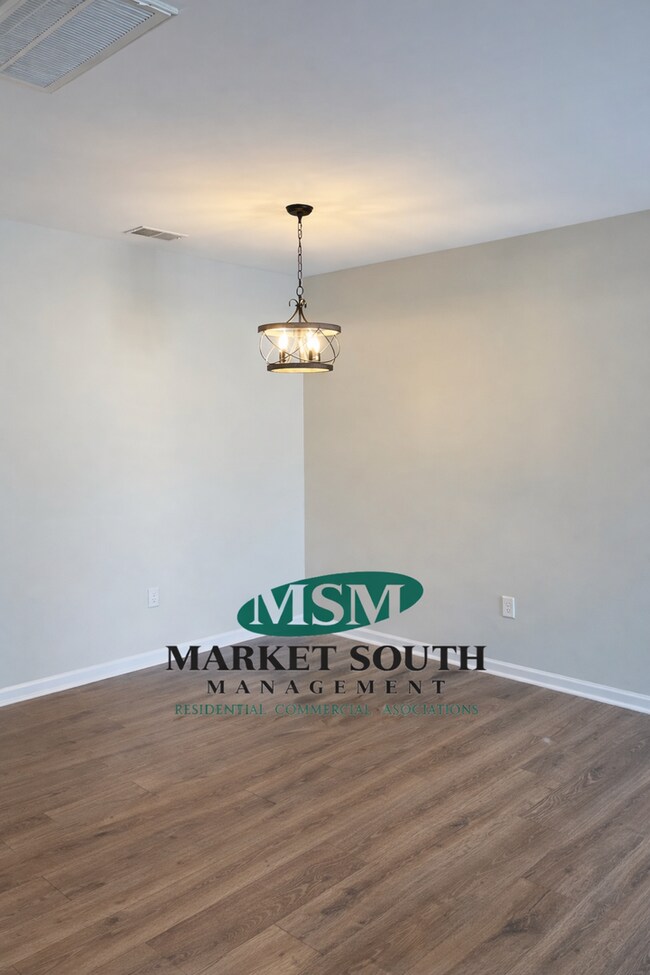 Building Photo - Townhome In Harmony Townes