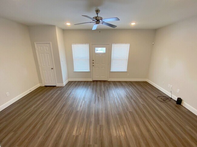 Building Photo - 8214 Parker Rd