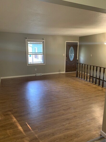 Building Photo - 5691 Roseworth Ct SE