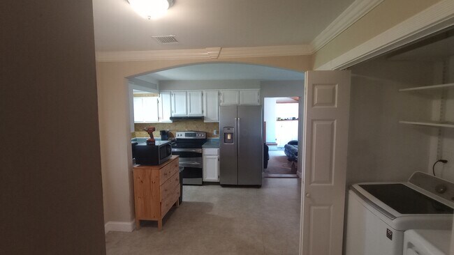 Building Photo - 45 Longfellow Dr