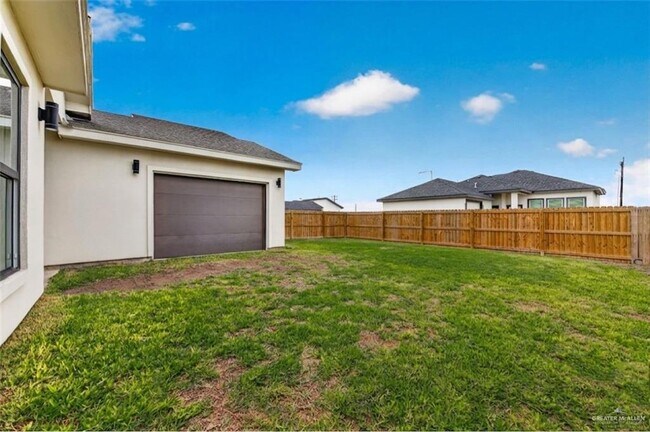 Building Photo - 28 N Pedaso del Sol St