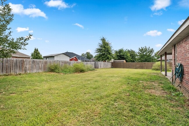 Building Photo - 702 Grant Ave