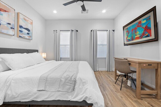 Building Photo - 3757 E Van Buren St