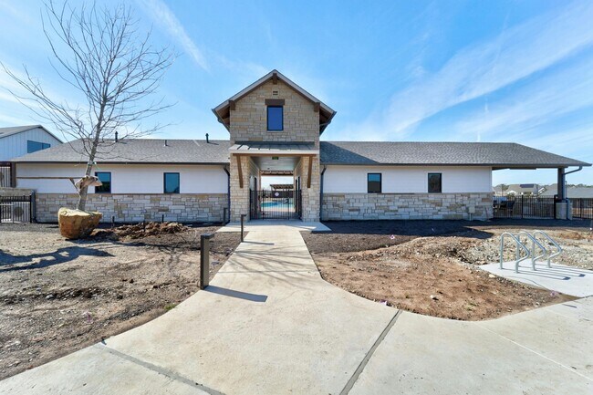 Building Photo - 112 Oakley Pass