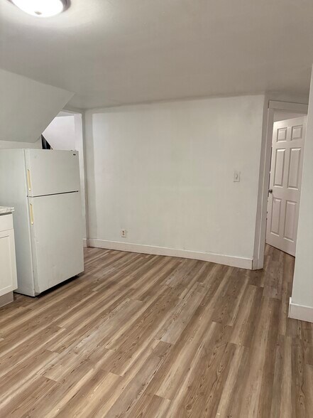 Building Photo - 103 Walnut St