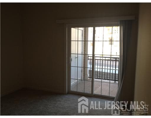 Building Photo - 613 Doral Ct