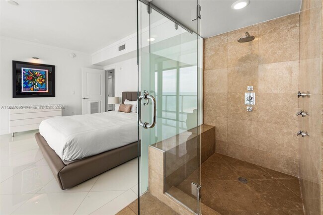 Building Photo - 3737 Collins Ave