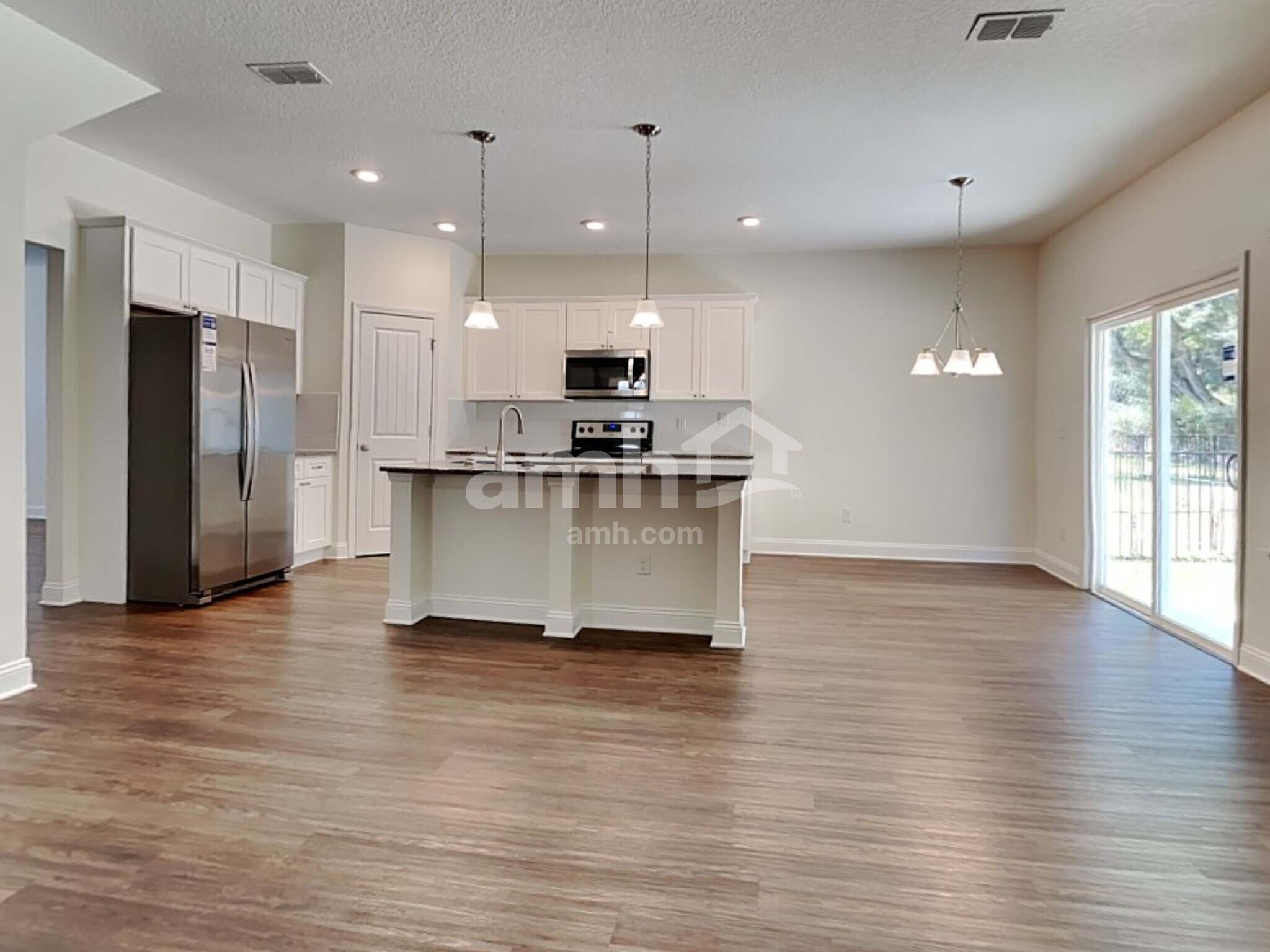 Building Photo - 3120 Creek Village Ln