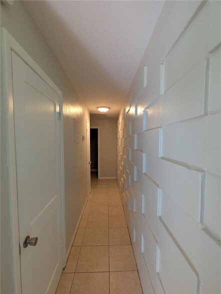 Building Photo - 805 NW 40 Ave