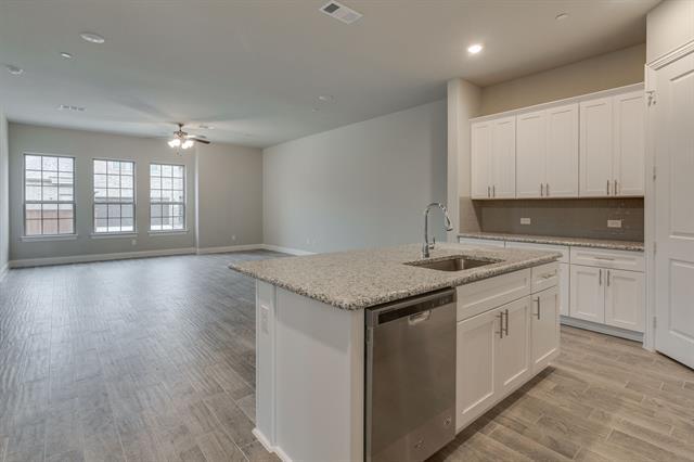 Building Photo - 915 Ponds Edge Ln
