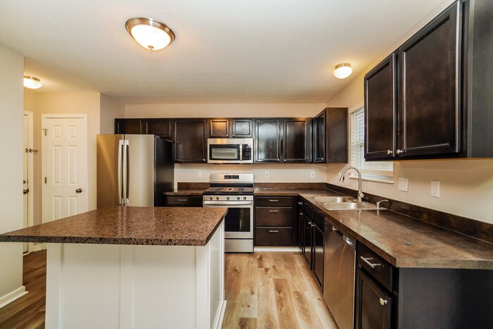 Building Photo - 7899 Prairie Willow Dr