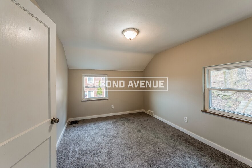 Building Photo - 5716 Brinley Dr