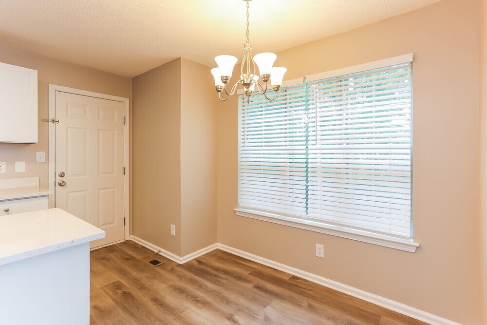 Building Photo - 7317 Essex Dr