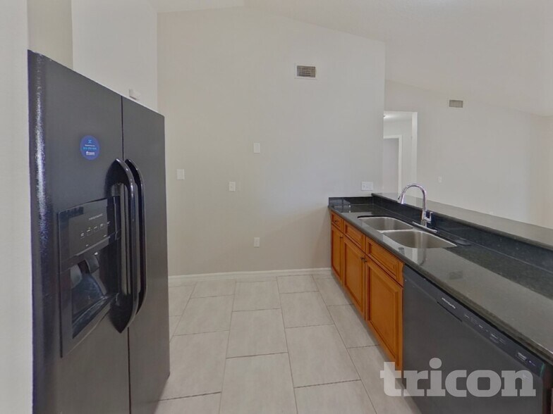 Building Photo - 1403 14th St W