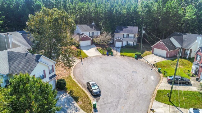 Primary Photo - Stunning 4-Bedroom, 3-Bathroom Home