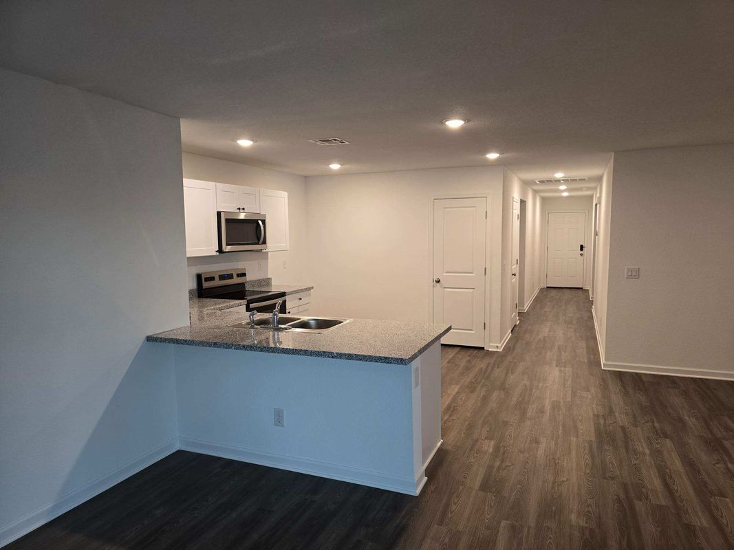 Building Photo - 1780 E Desert Bloom Dr