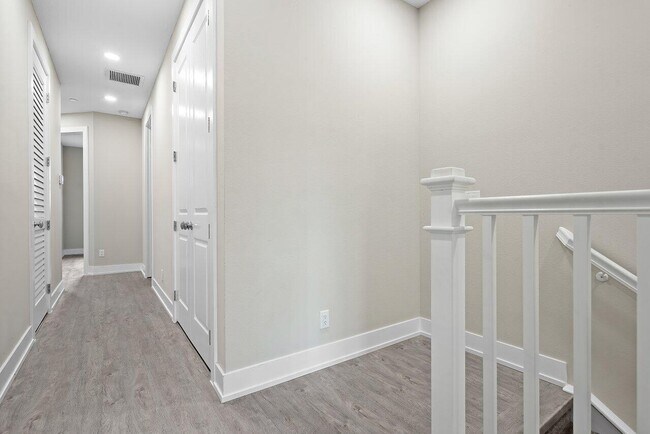 Building Photo - 7114 Edison Pl