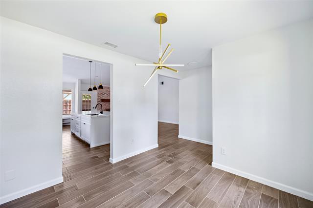 Building Photo - 8400 Willow Creek Dr