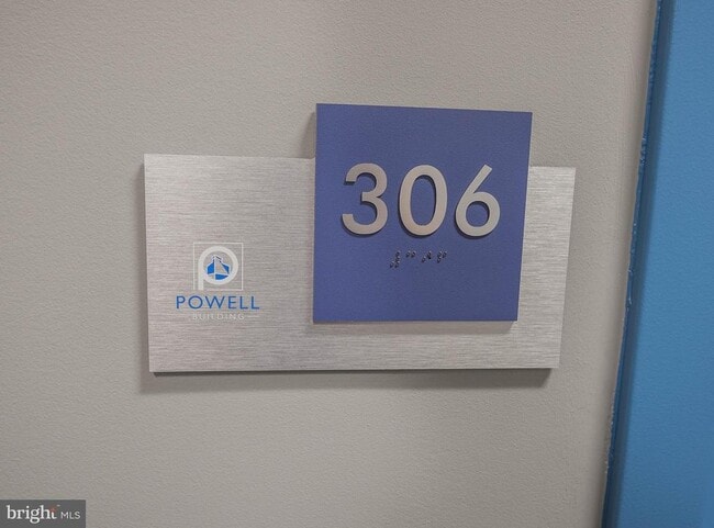 Building Photo - 218 W Main St