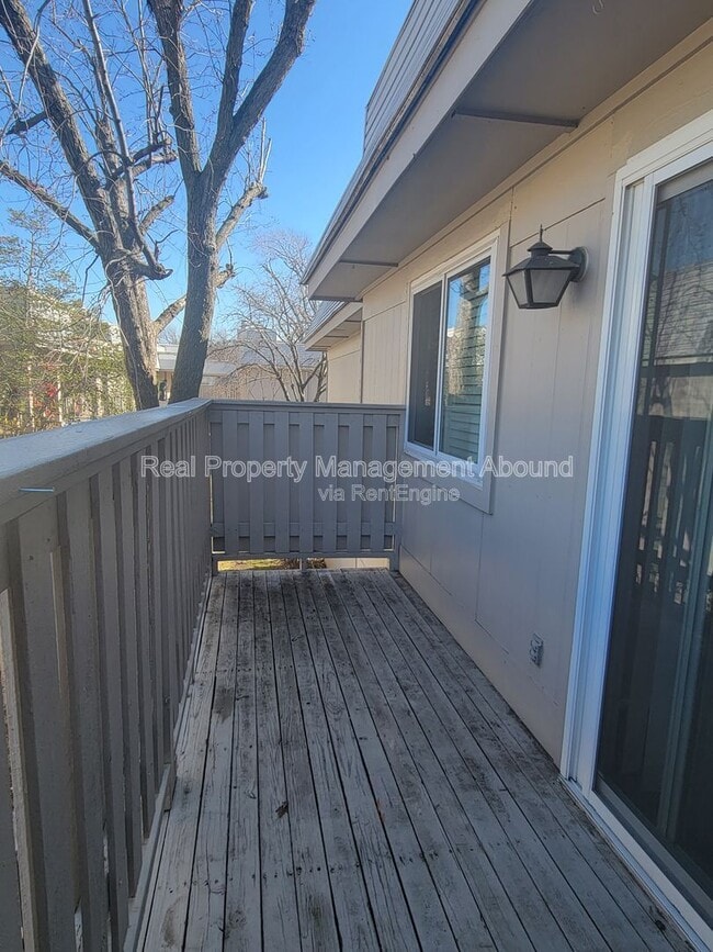 Building Photo - 6724 S Lewis Ave