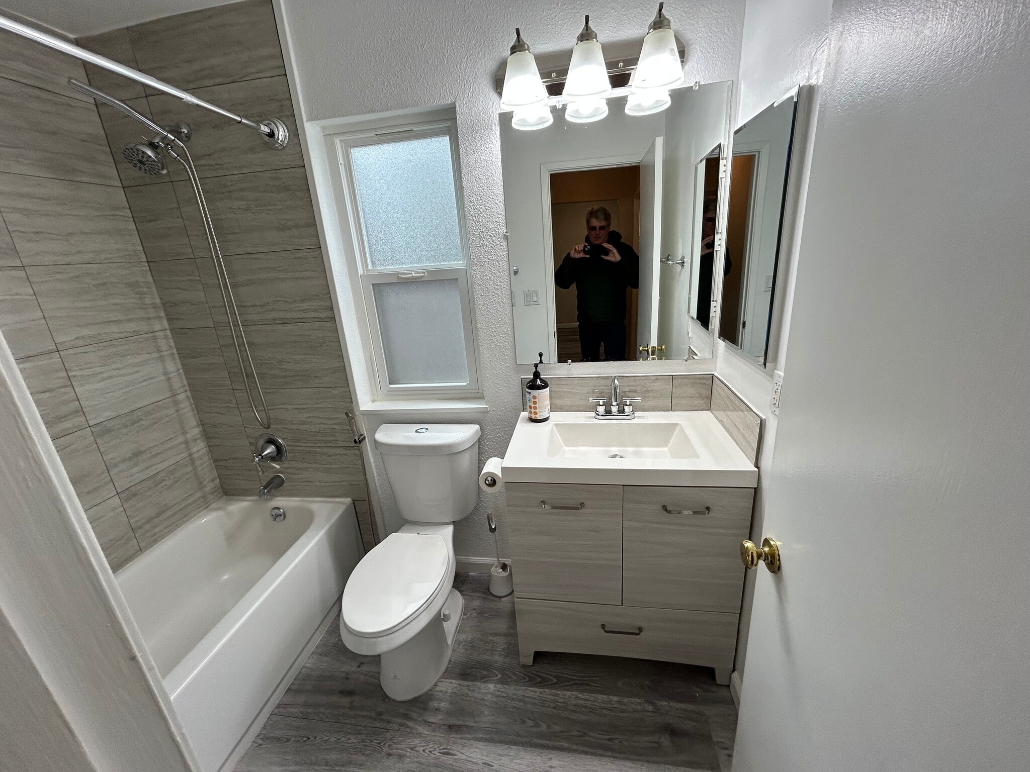 Bathroom - 250 Chilpancingo Pky