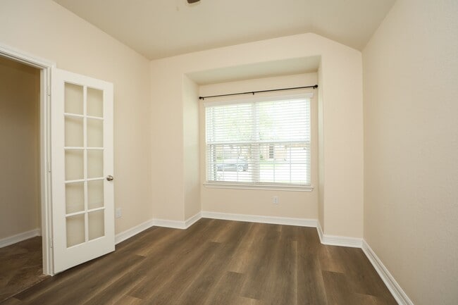 Building Photo - 9960 Golden Field Ln