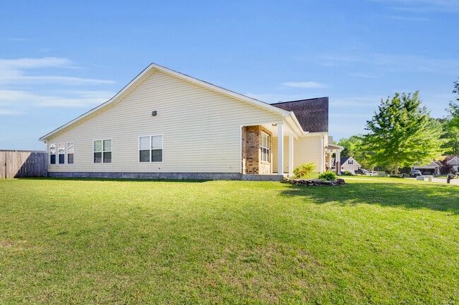 Building Photo - 201 Quincy Ct