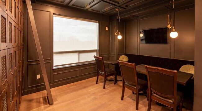 Building Photo - 385 S 400 E