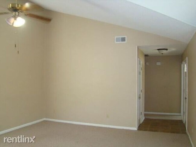 Building Photo - Lovely 3 Bedroom Home in Irmo!