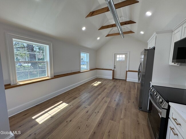 Building Photo - 675 Mac Elroy Rd