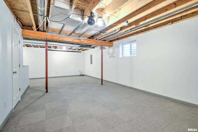 Building Photo - 2708 W Sesame St