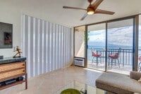 Building Photo - 2255 Kalakaua Ave