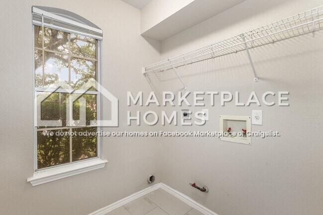 Building Photo - 1107 Pine Portage Loop