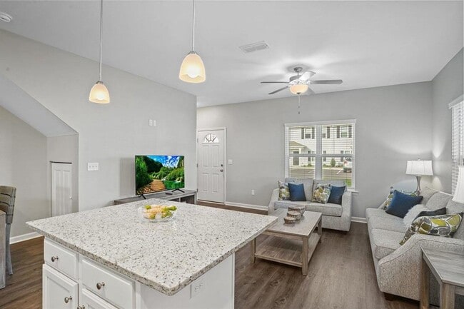Building Photo - Modern 3/3 Condos with Private Baths & Lux...