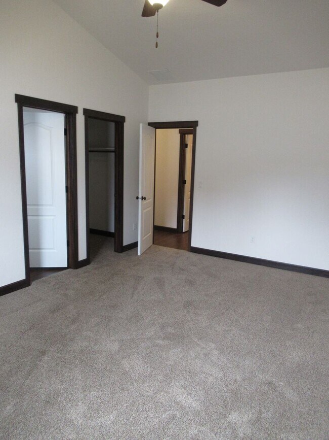 Building Photo - Beautiful home in CDA