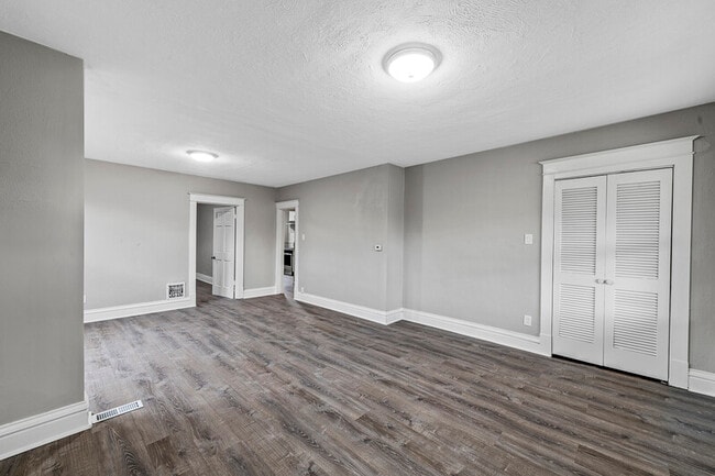 Building Photo - 2714 Hampton Ave