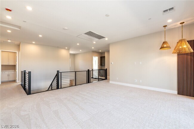 Building Photo - 5086 Cyn Xing St