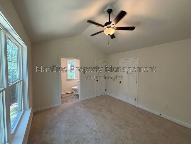 Building Photo - 387 Forest Grove Rd