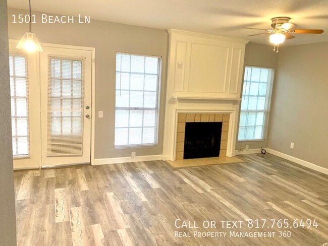 Building Photo - 1501 Beach Ln
