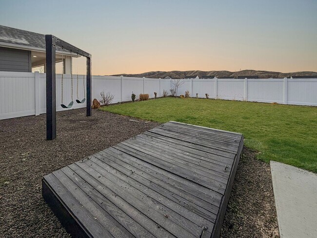 Building Photo - Stunning 4-Bedroom Home in Boise's Premier Dry Creek Ranch Community