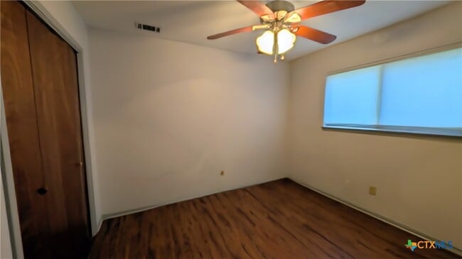 Building Photo - 114 Chaparral St