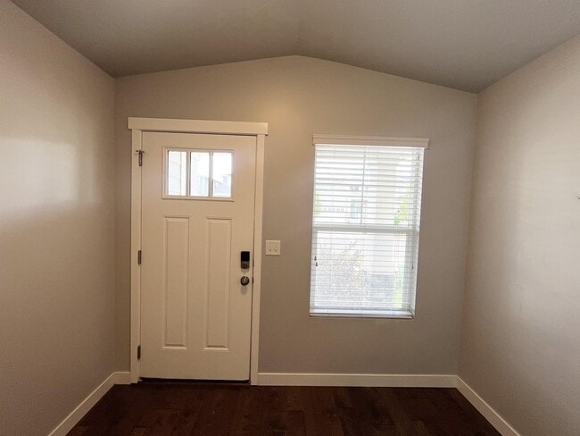 Building Photo - 621 Koins Way