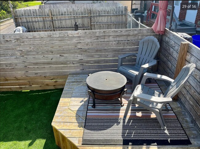 Building Photo - Stylish 2-bedroom modern townhome in the South Side Slopes