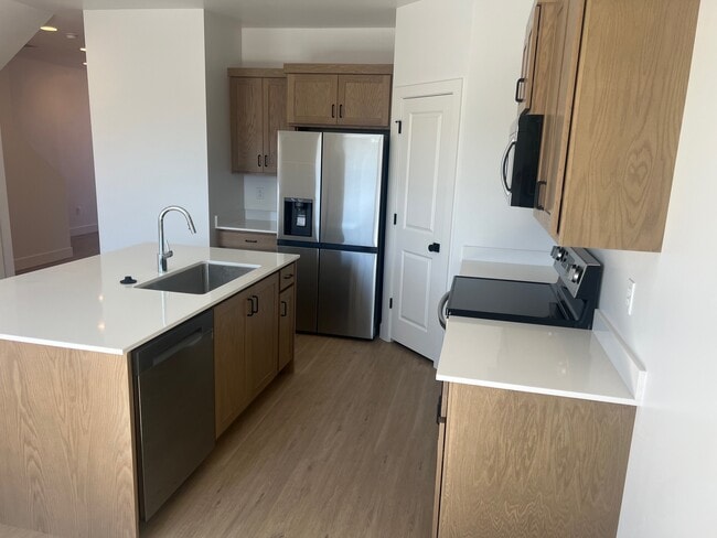 Building Photo - 1811 Livy Ln