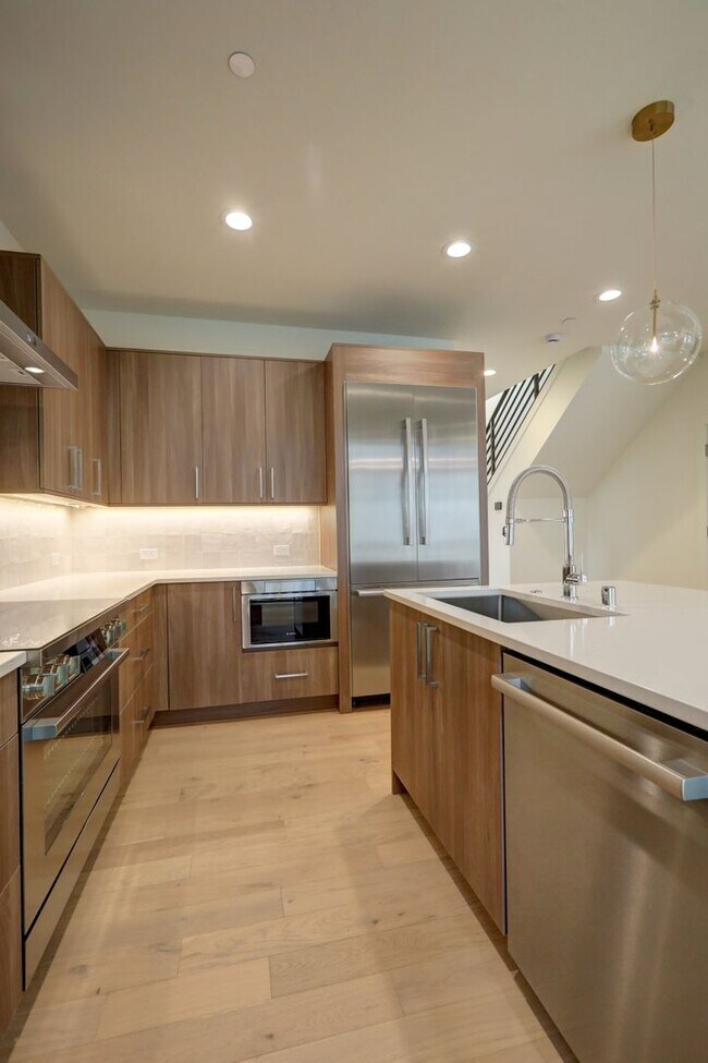 Building Photo - Brand-New 3bd + Office, 2.5ba Home Available in Perfect Kirkland Location!